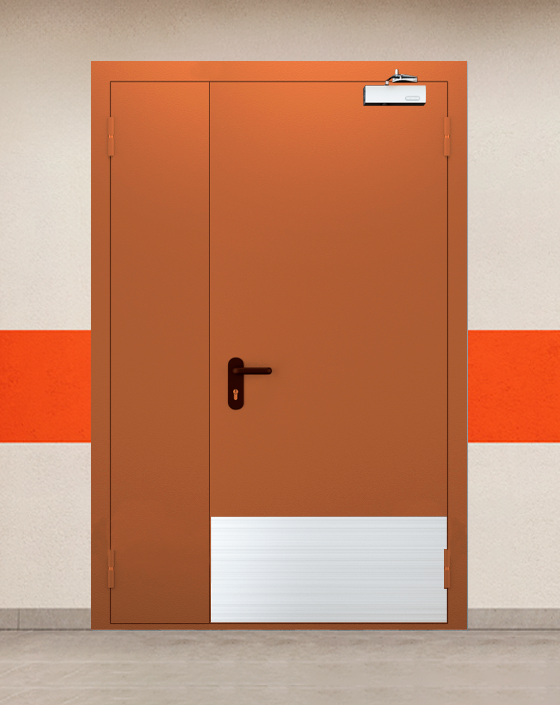 Противопожарная полуторная коричневая дверь EI 45 с широким отбойником