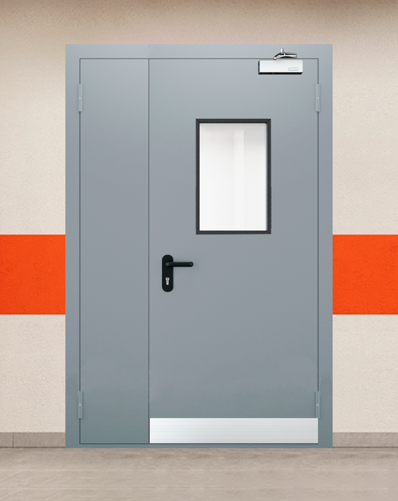 Противопожарная полуторная серая дверь EI 30 (3-го типа) с прямоугольным окном, узким отбойником