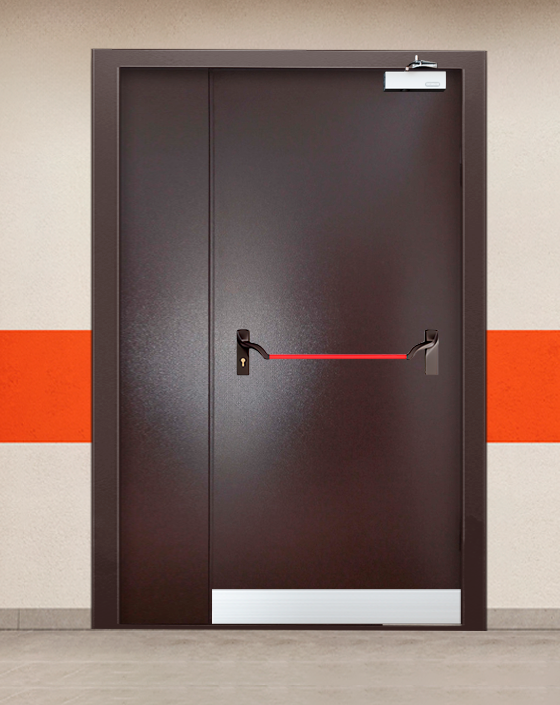 Противопожарная полуторная коричневая дверь порошковым напылением EIS 90 с ручкой антипаника, узким отбойником
