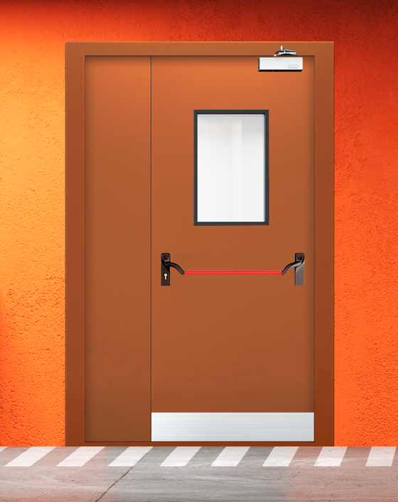 Противопожарная полуторная коричневая дверь EIS 60 с ручкой антипаника, прямоугольным окном, узким отбойником