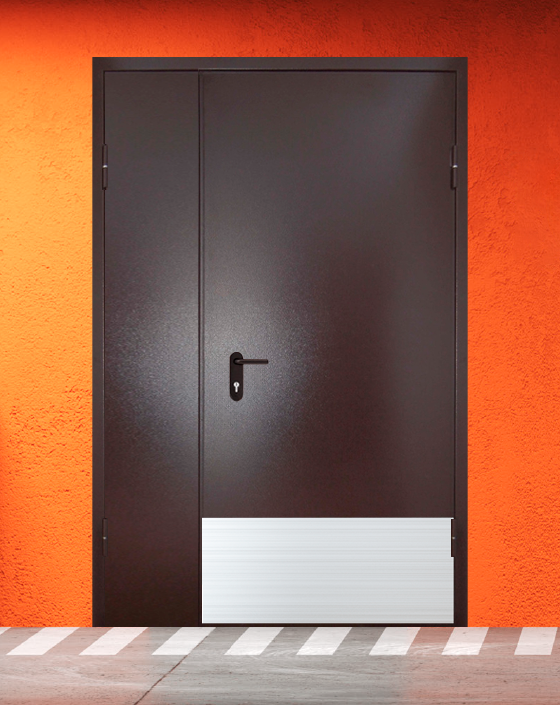 Противопожарная полуторная коричневая дверь порошковым напылением EIS 60 без доводчика с широким отбойником